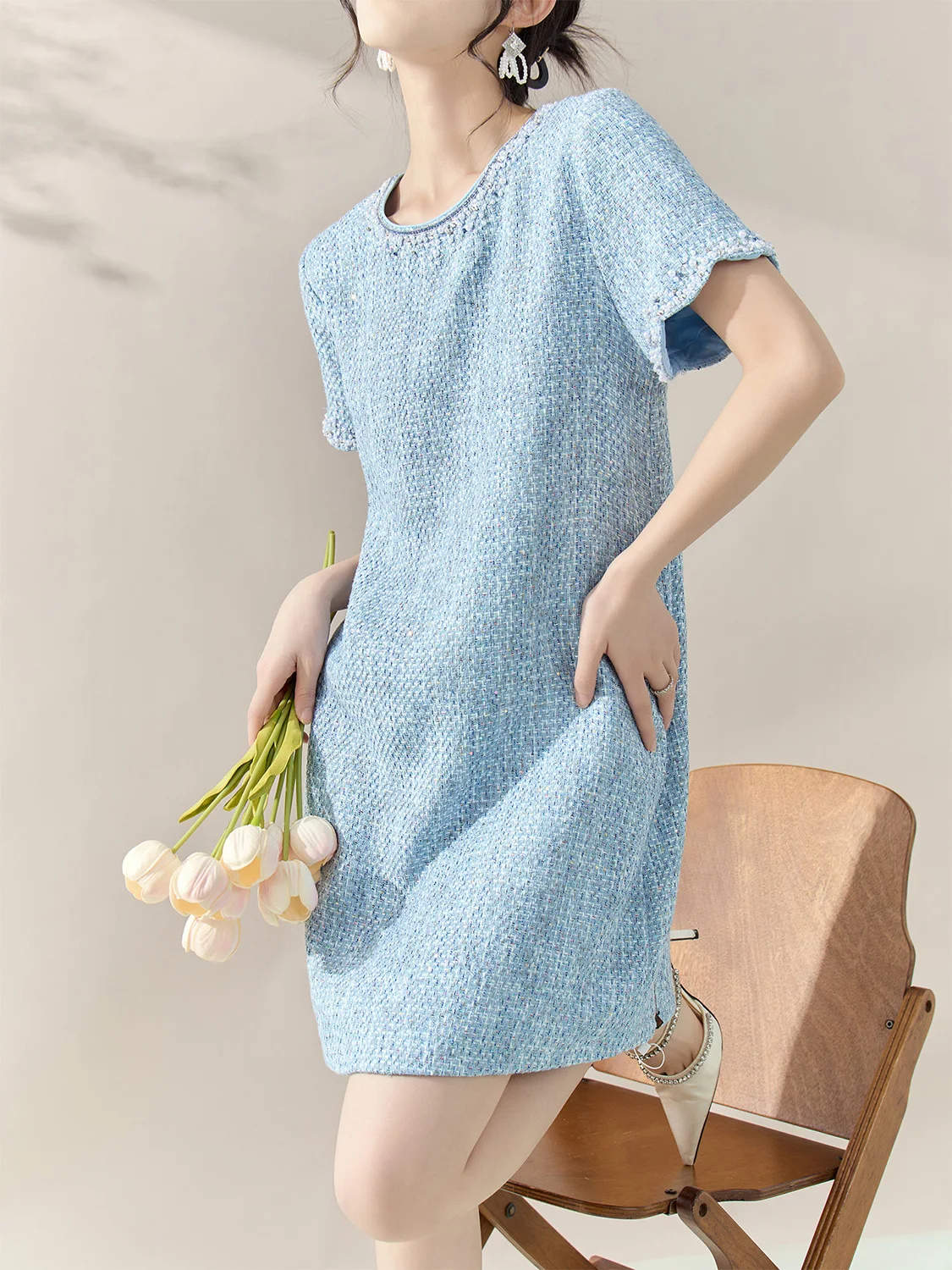 Vestido de verano de alta sociedad con temperamento de moda francesa, vestido de fiesta recto de manga corta con cuentas de industria pesada y cuello redondo para mujer