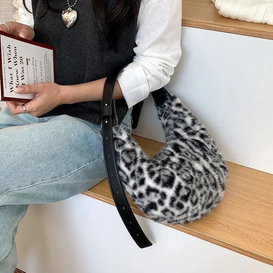 2024 Autumn Winter Plush Leopard Print Bag Underarm Bag For Women Leopard Clutch Female Vintage Versatile Handbag Tote Bags