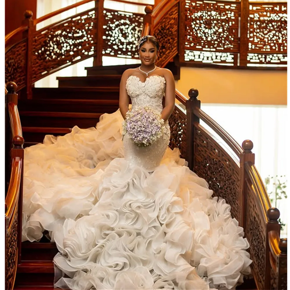 

Customized Strapless 3D Floral Appliques Plus Size Wedding Dress Vestidos De Novia Cascading Ruffles Luxury Bridal Gown