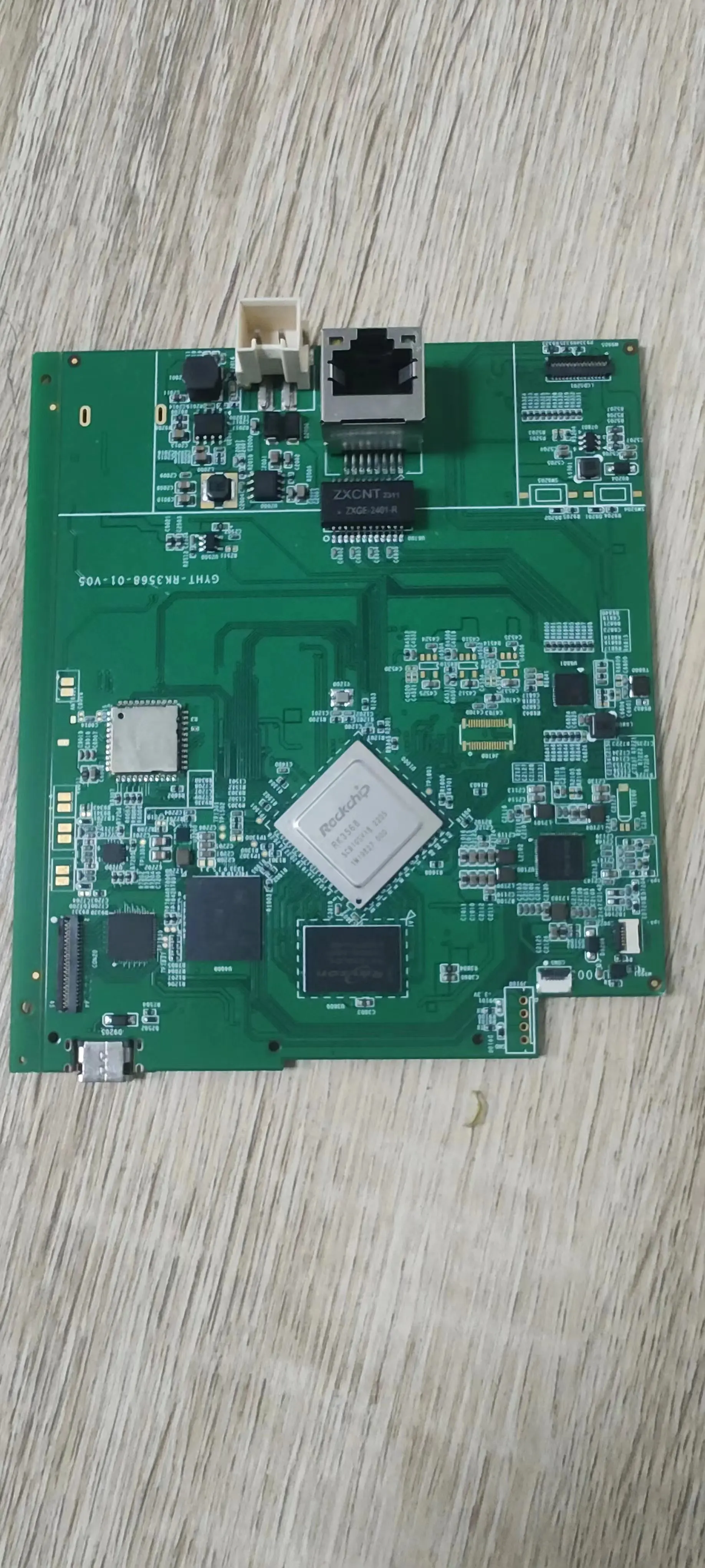 RK3568 Development board   4G lpddr4  32G emmc 5.1  andorid 12    RJ45 WIFI