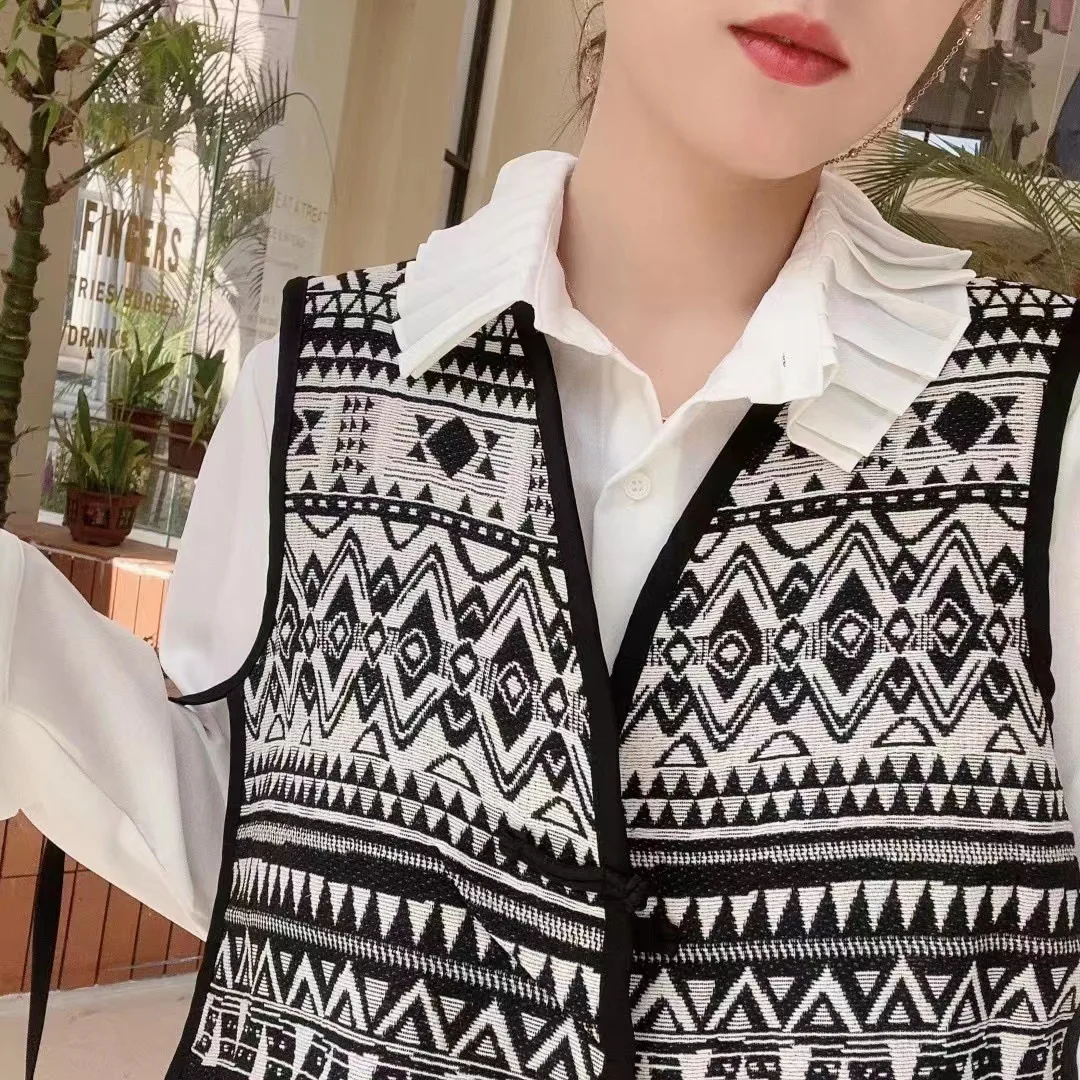 New Bohemian Vest for Women Retro Embroidery National Style Lady Free Shipping