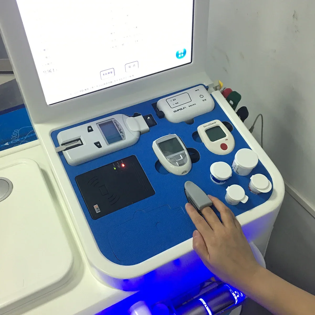 Smart Self Serviced Maternity Health  Screening Checkup Kiosk Telemedicine Station