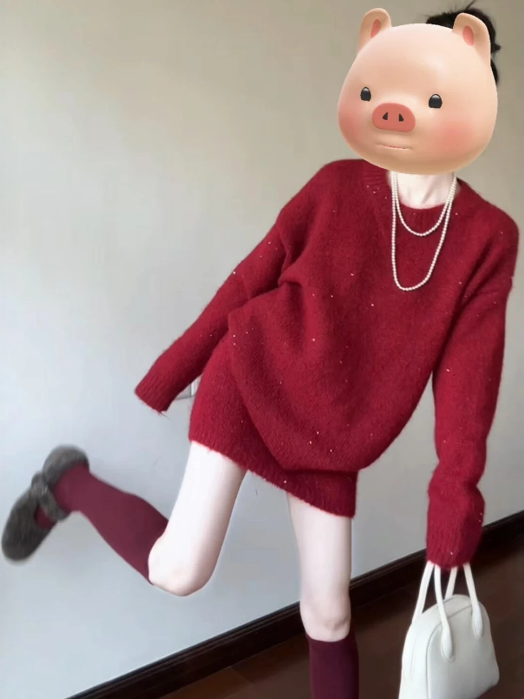 

Красный свитер и юбка: комплект женской зимней одежды, мягкий, удобный, из двух предметов, с круглым вырезом, длинный рукав