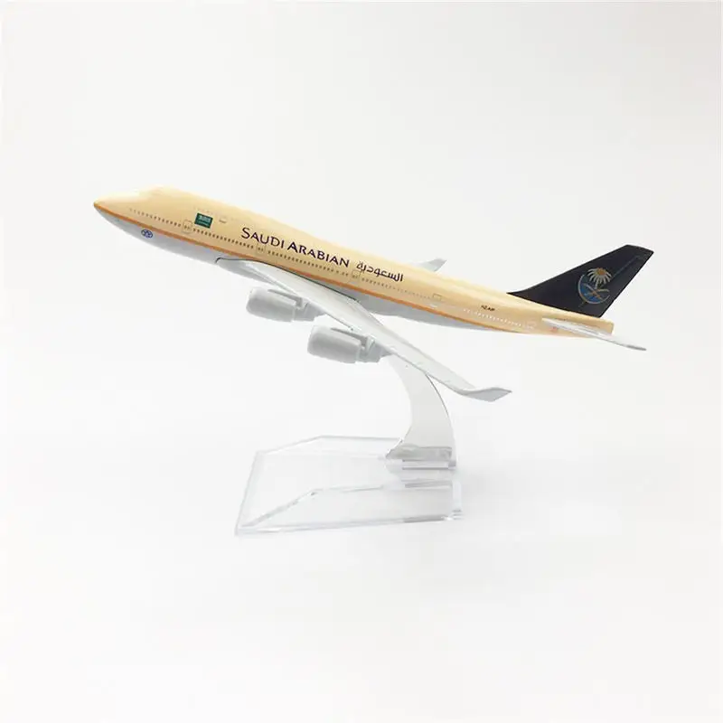 16cm 1/400 Scale Saudi Arabia B747 Metal Diecast Airplane Model Kits for Adults Planes Aviation Gift or Desktop Collection