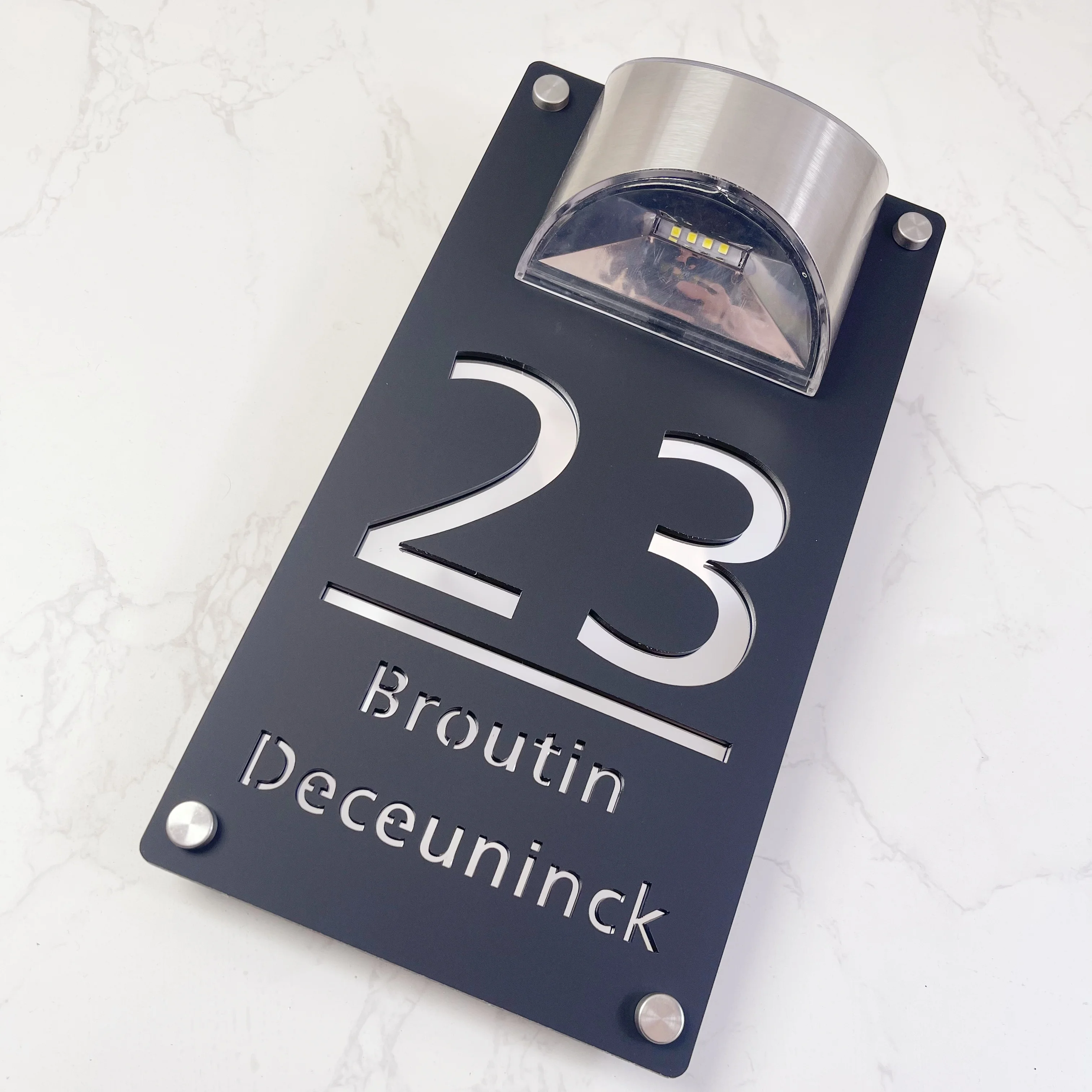 Modern LED Solar Huisnummerbord Buiten Waterdicht Acryl Adresplaatje Verlichte Deurplaat Aangepaste Naam Wandmontage Tuin