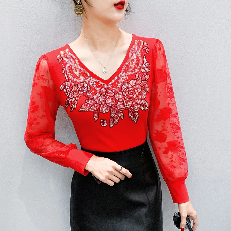 Lace Trimmed V-Neck Women's Top with Rhinestone Details Slim-Fit Chic T-shirt for Fall, Elegant Long Sleeve Tee Shirt