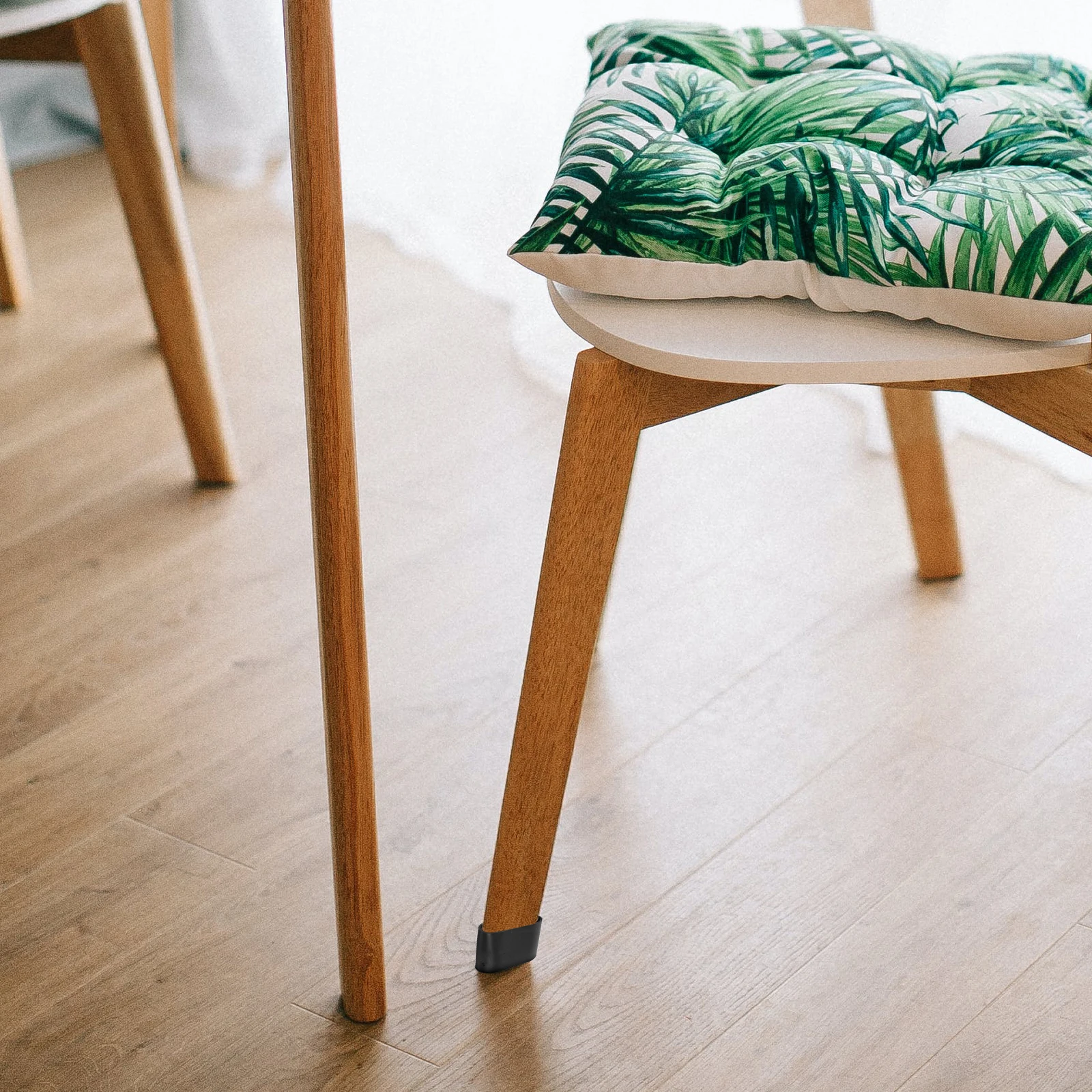 

20Pcs Oval Chair Leg Caps Plastic Floor Protectors Non Slip Anti Scratch Furniture Feet Pads for Hardwood Floors