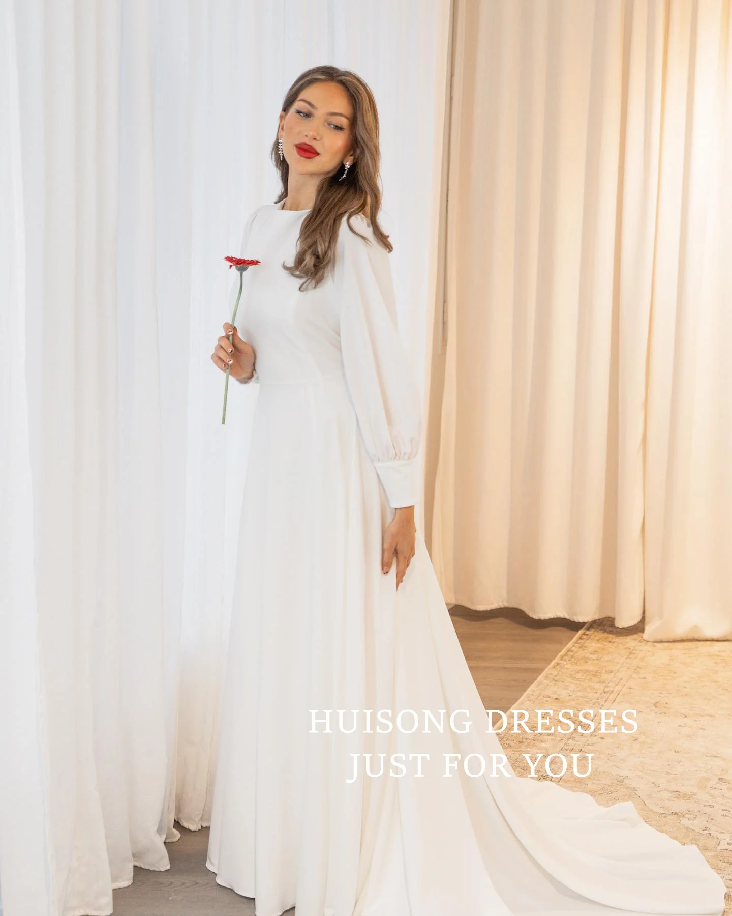 

HUISONG Customized Muslim Wedding Dresses O-Neck Long Sleeves Satin Bride Dress A-Line Modest Long Wedding Gown