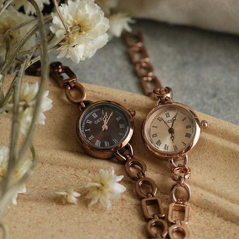 

Women'SVintage And Fashionable Metal Chain Quartz WatchA Versatile And Elegant Timepiece For WomenHighQuality Women'S Wristwatch