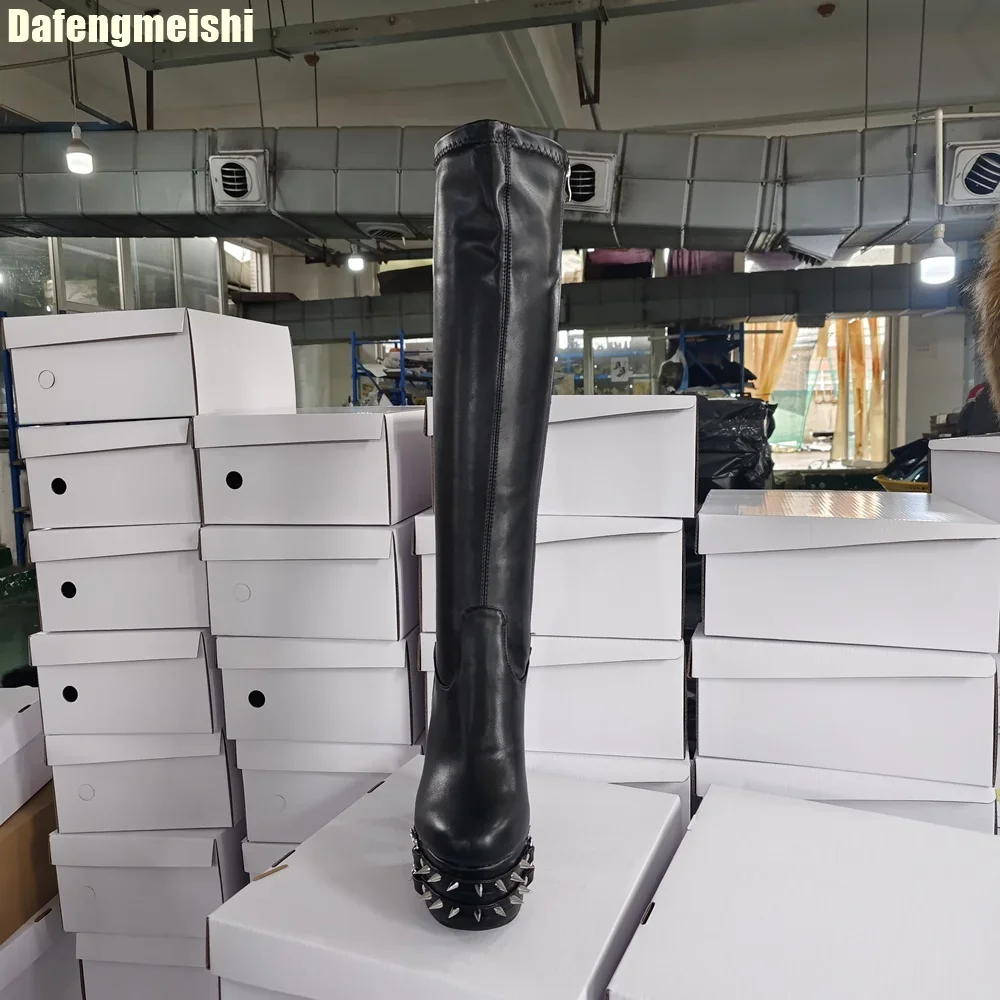 Rivet Platform Heel Knee-High Boots 2025 Winter Round Toe Side Zipper Fashion Long Boots Black Matte Leather Punk Style Boots