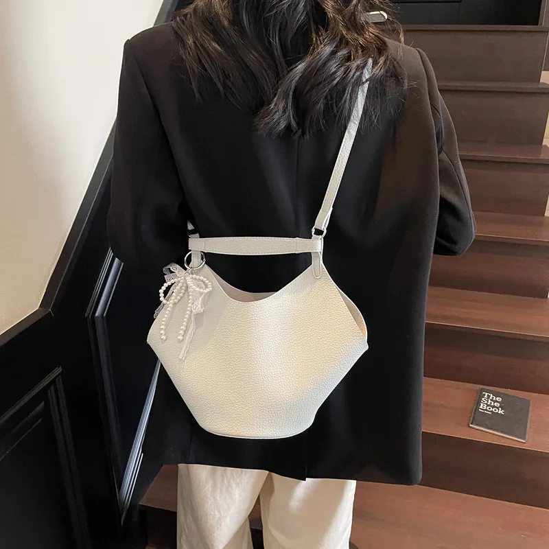 

2025 Spring Bucket Commuter Bag for Women Minimalist Shoulder Crossbody Purse Fashionable Handbag