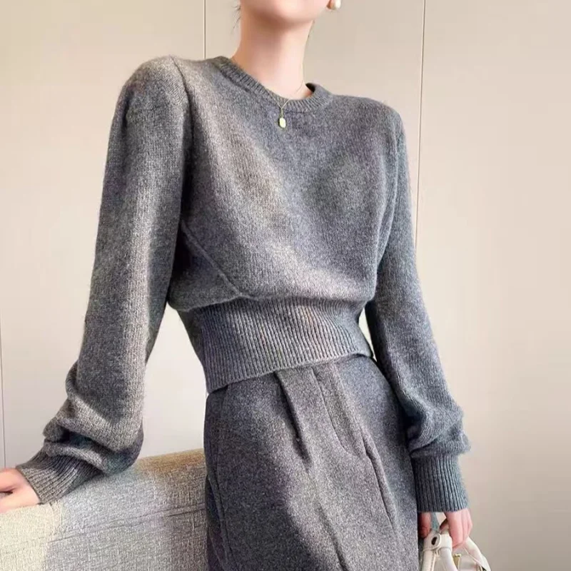 French high-end gray loose short round neck wool sweater for women, new lazy ultra short style pullover high-end knitted top