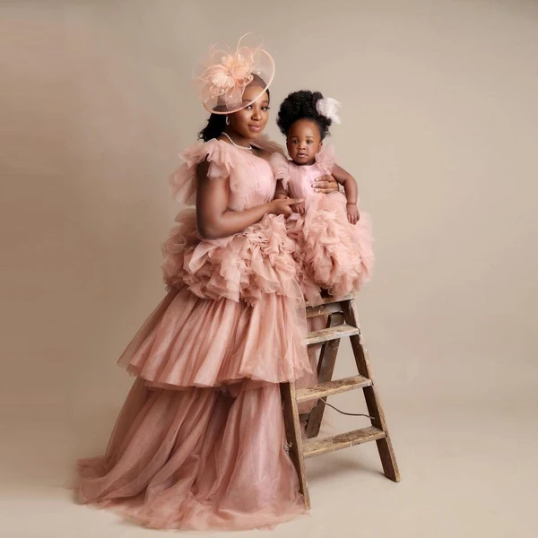 

Extra Puffy Pink Ruffled Tulle Dresses Mom & Me Gowns For Photo Shoot Floor Length Ruffles Pleated Long Dress Women And Daughter