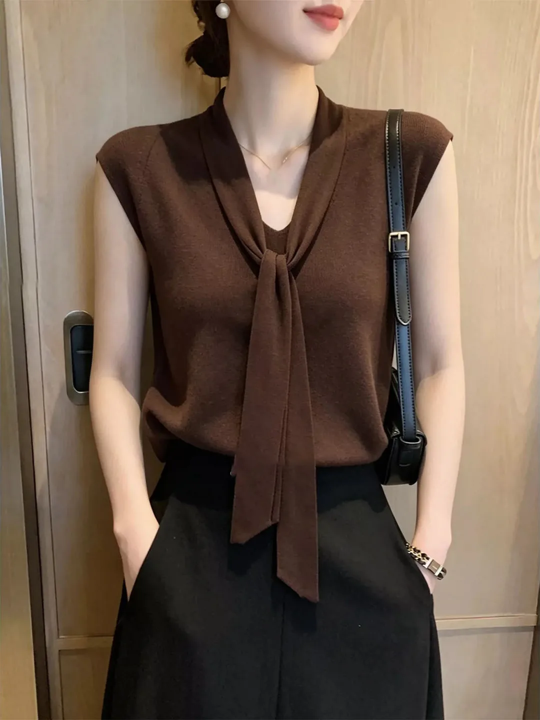 

Fashionable V-Neck Women's Top Elegant Slimming Color Summer 2026 Korean Style Knitted Short Sleeve Straight Cut Inner ...