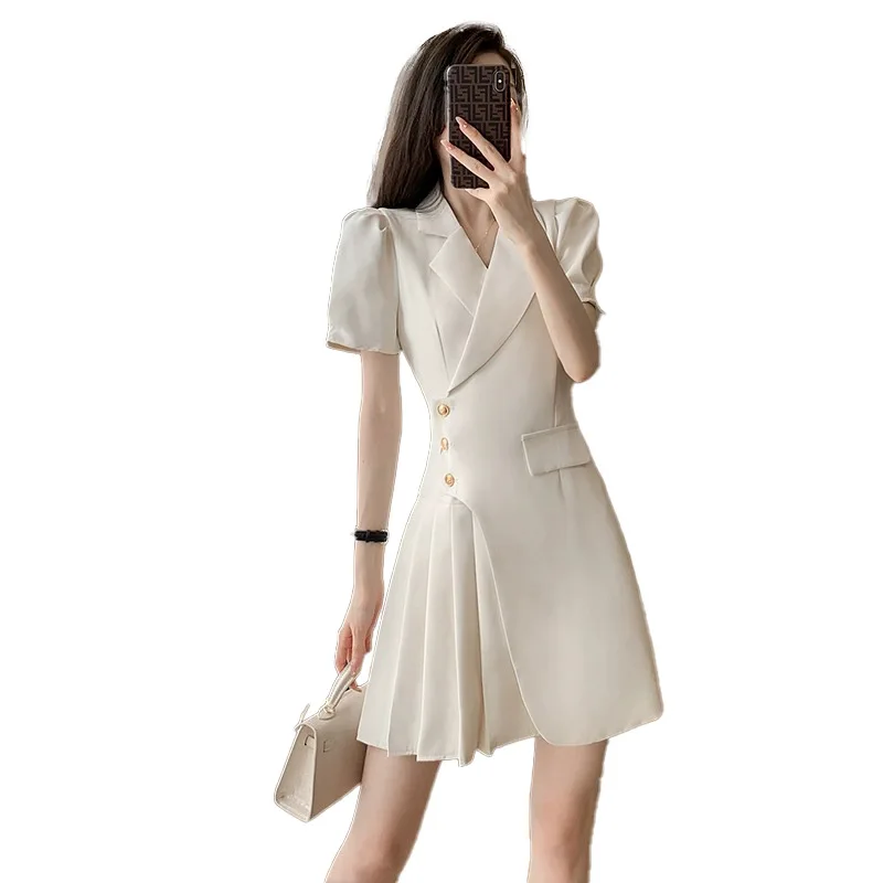 فستان أبيض عطري صغير على الطراز الفرنسي فستان نسائي صيفي جديد بمزاج صيفي للتخسيس فستان بدلة مطوي للنساء