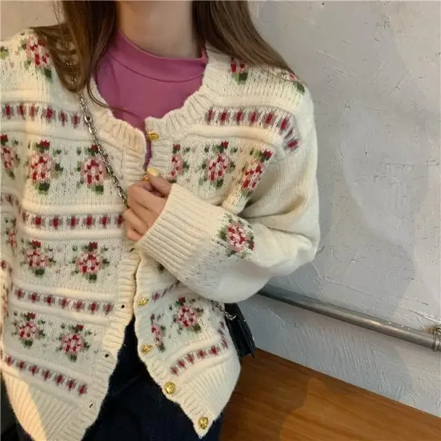 Gagaok Sweet Floral Jacquard Knitted Cardigan 2024 Autumn Fashion Korean Style Sweater Coat Elegant Single Breasted Tops