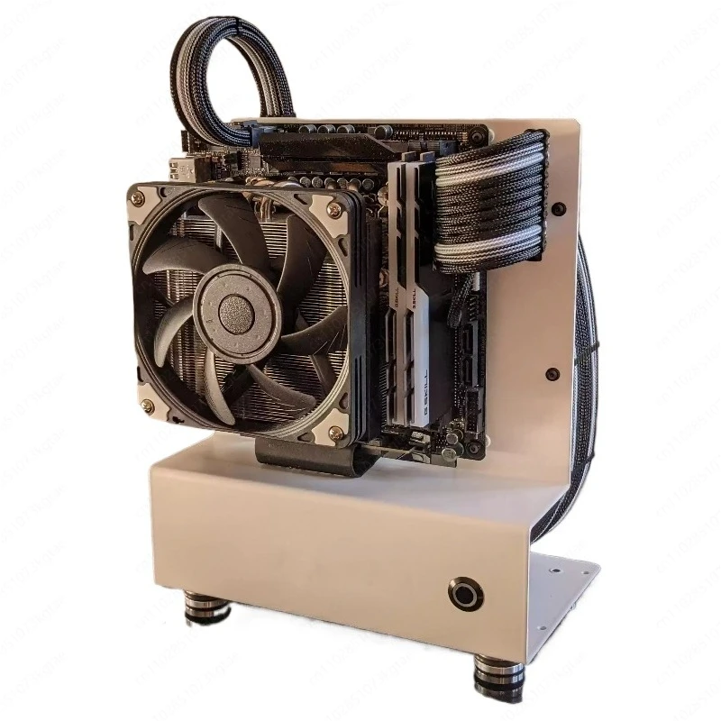 

Открытое шасси, мини-шасси CODRA, портативный хост, комната с видом на море, простой и красивый.