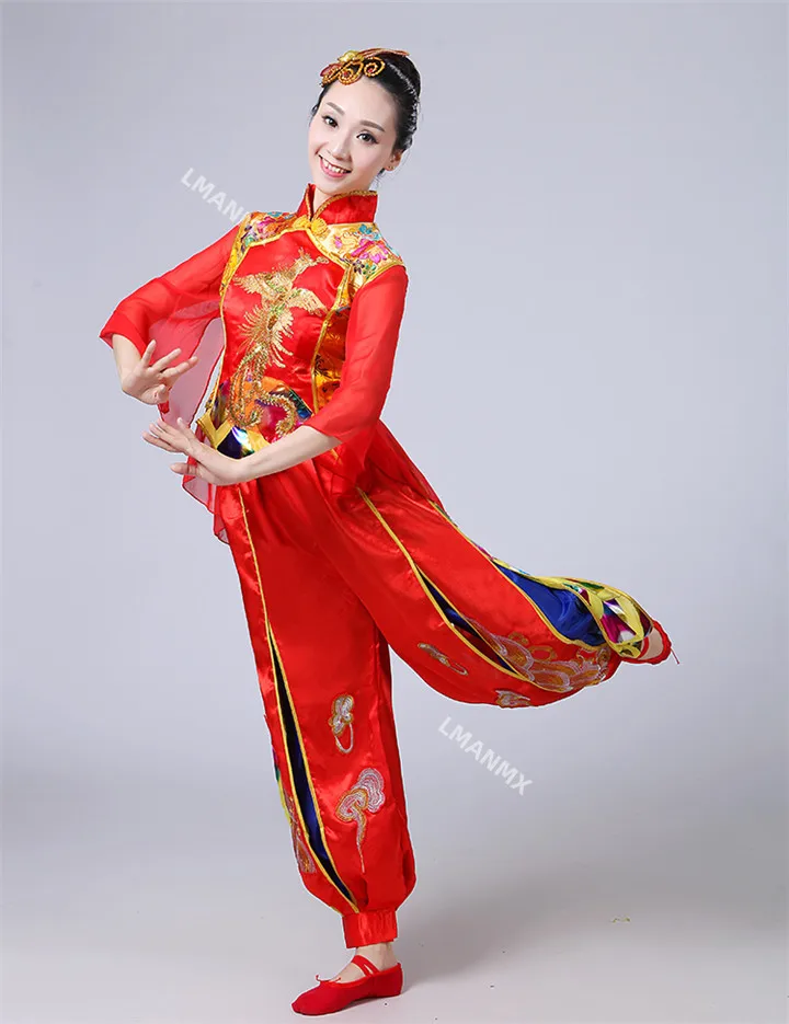 Nuevos trajes de equipo de tambor de cintura étnica, disfraces de yangko, actuando bailes étnicas de estilo chino