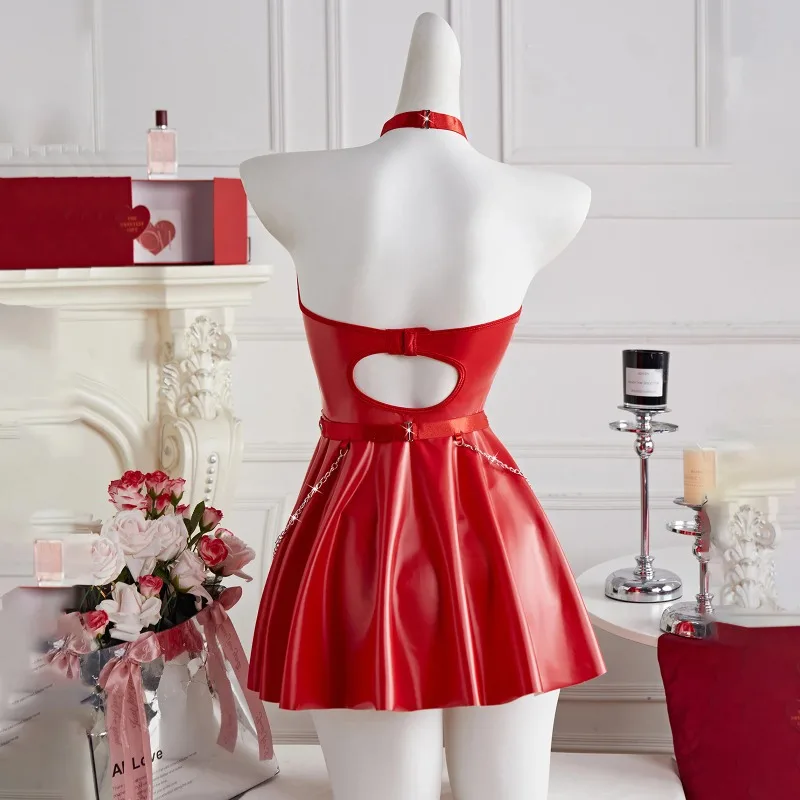 Женский комплект нижнего белья с вырезом, металлическое кольцо, цепочка с лямкой на шее, мини-кожаное платье Babydoll со стрингами, комплект из 2 предметов