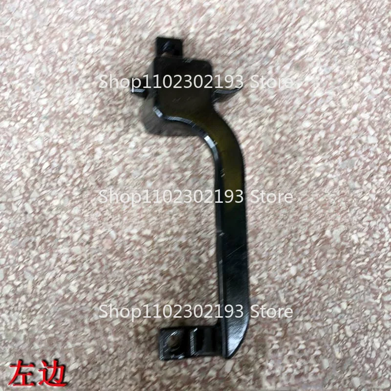 for Xinyuan 65/75 rubber-tyred excavator front windshield lock  window    handrail on the car handle