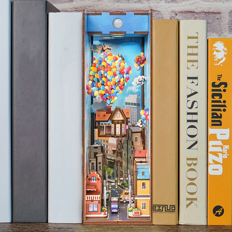 DIY Book Nook Shelf Insert Kits Wooden Miniature Building Kit Balloon Town Famous Movie Bookend Bookshelf Home Decoration Gifts