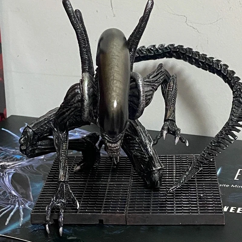 ฟิกเกอร์แอคชั่น Alien Battle X - Model Kit Robocop บทวิจารณ์และราคา