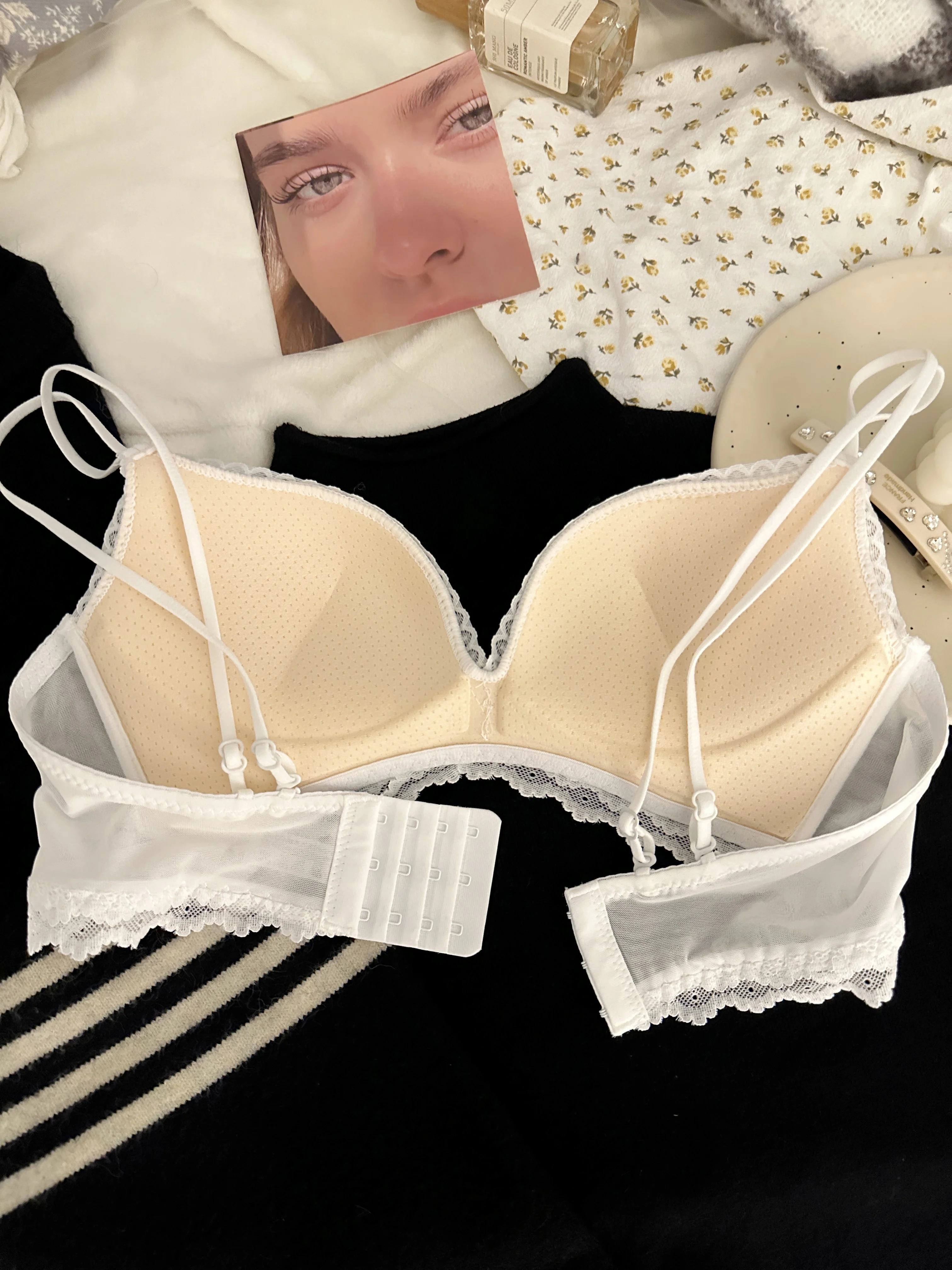 Luxury Sweet Underwear for Women Without Underwire Small Chest Push-up Anti-sag Comfortable Lace Sexy Pure Desire Bra Cover Set