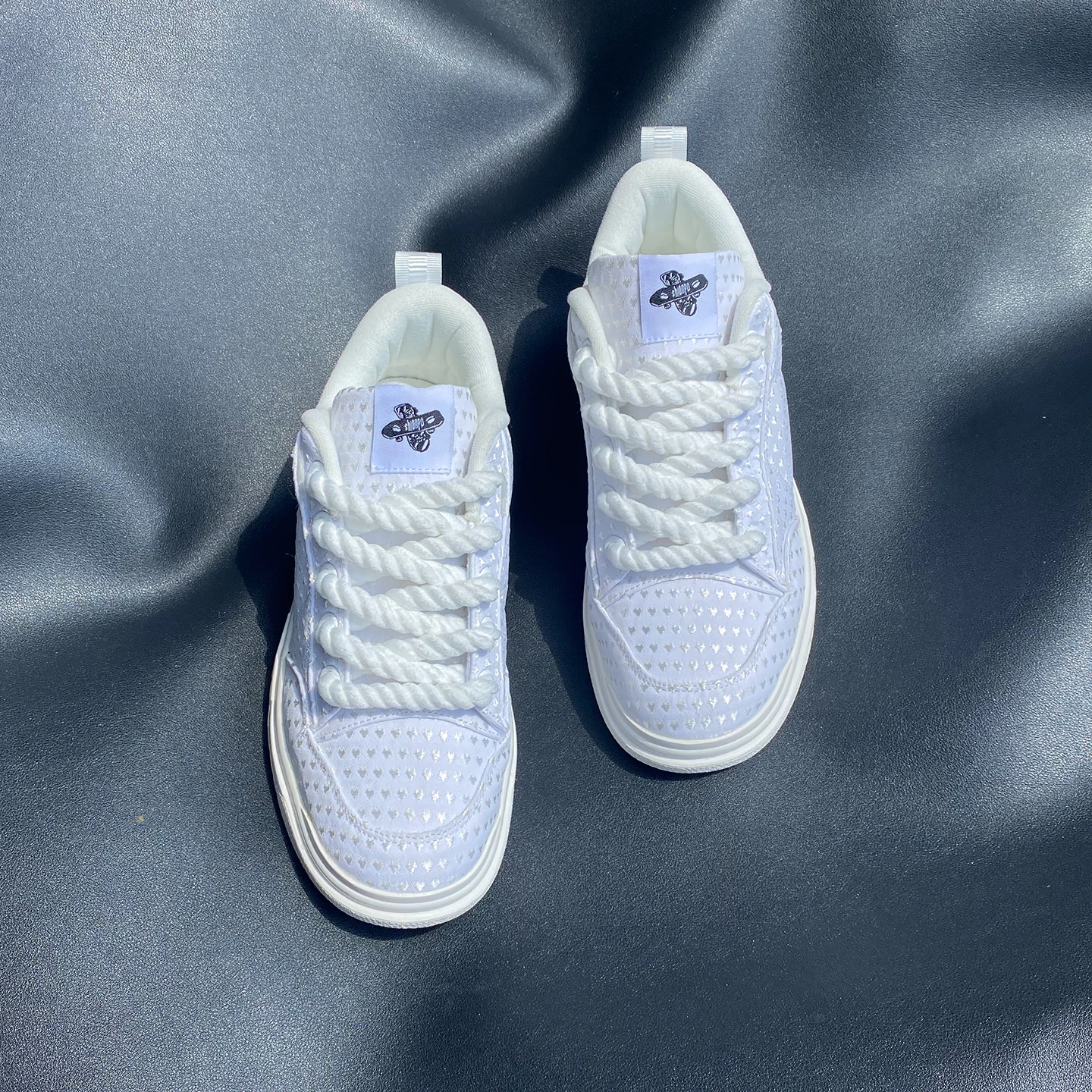 Spring and Autumn Heart-Shaped White Sneakers Korean Style Trendy Bread Shoes Large Size Men's Casual Shoes Breathable Casual Men's Sneakers