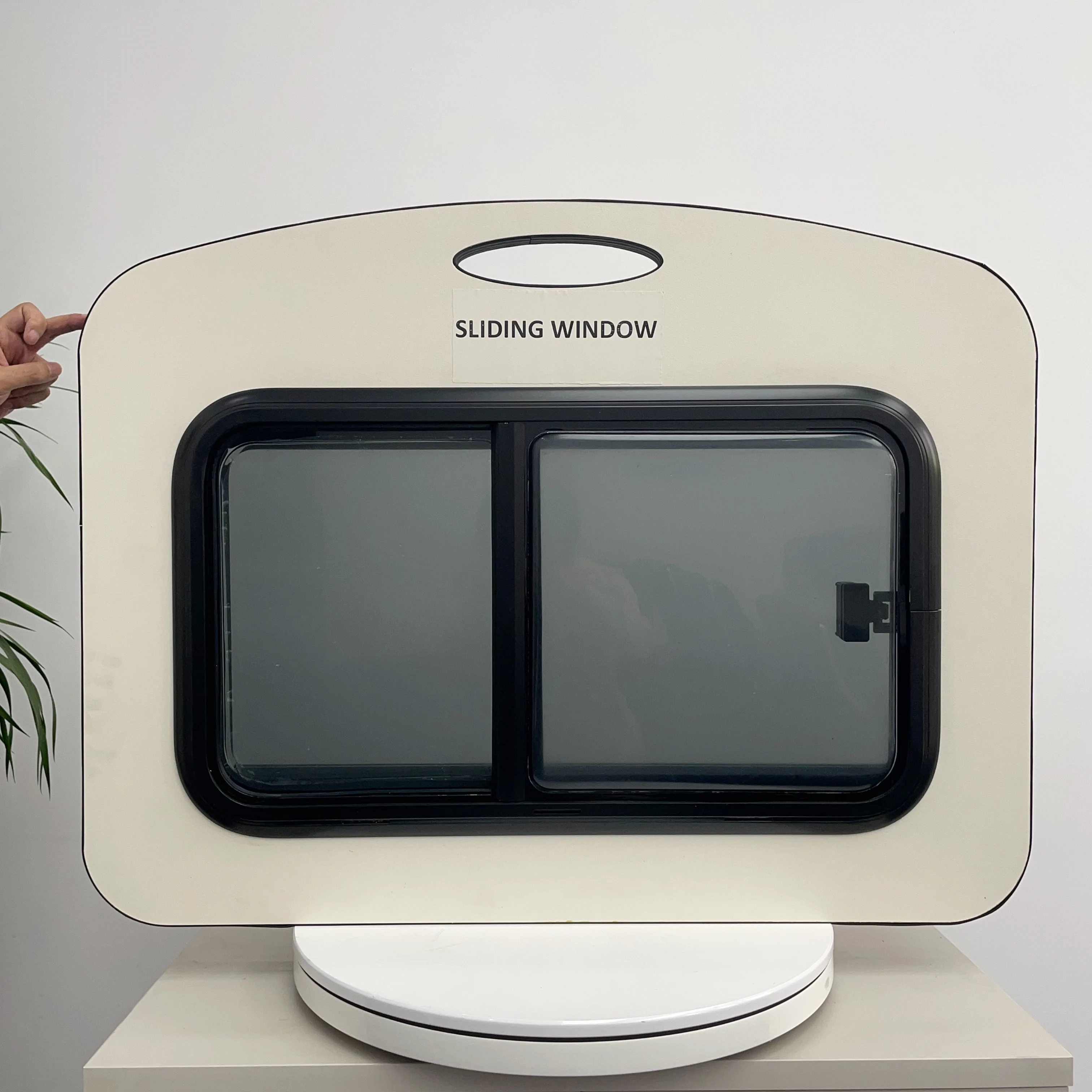 معدات السفر الفاخرة ملحقات RV منزلقة متنقل قافلة تخييم ويندوز نافذة RV للتخييم مع شاشة