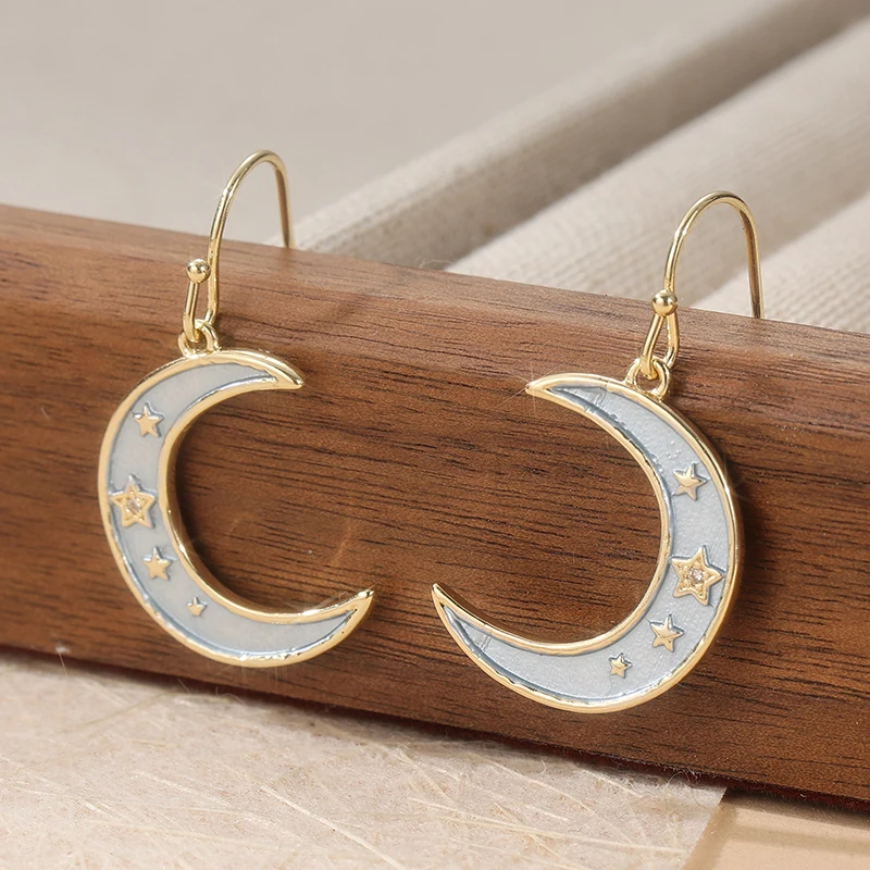 Vintage-Design Goldfarbene Damen-Ohrringe Kreative Geometrie Metall Handgeschnitzte Stern-Mond-Hängeohrringe für Frauen – Detail 4