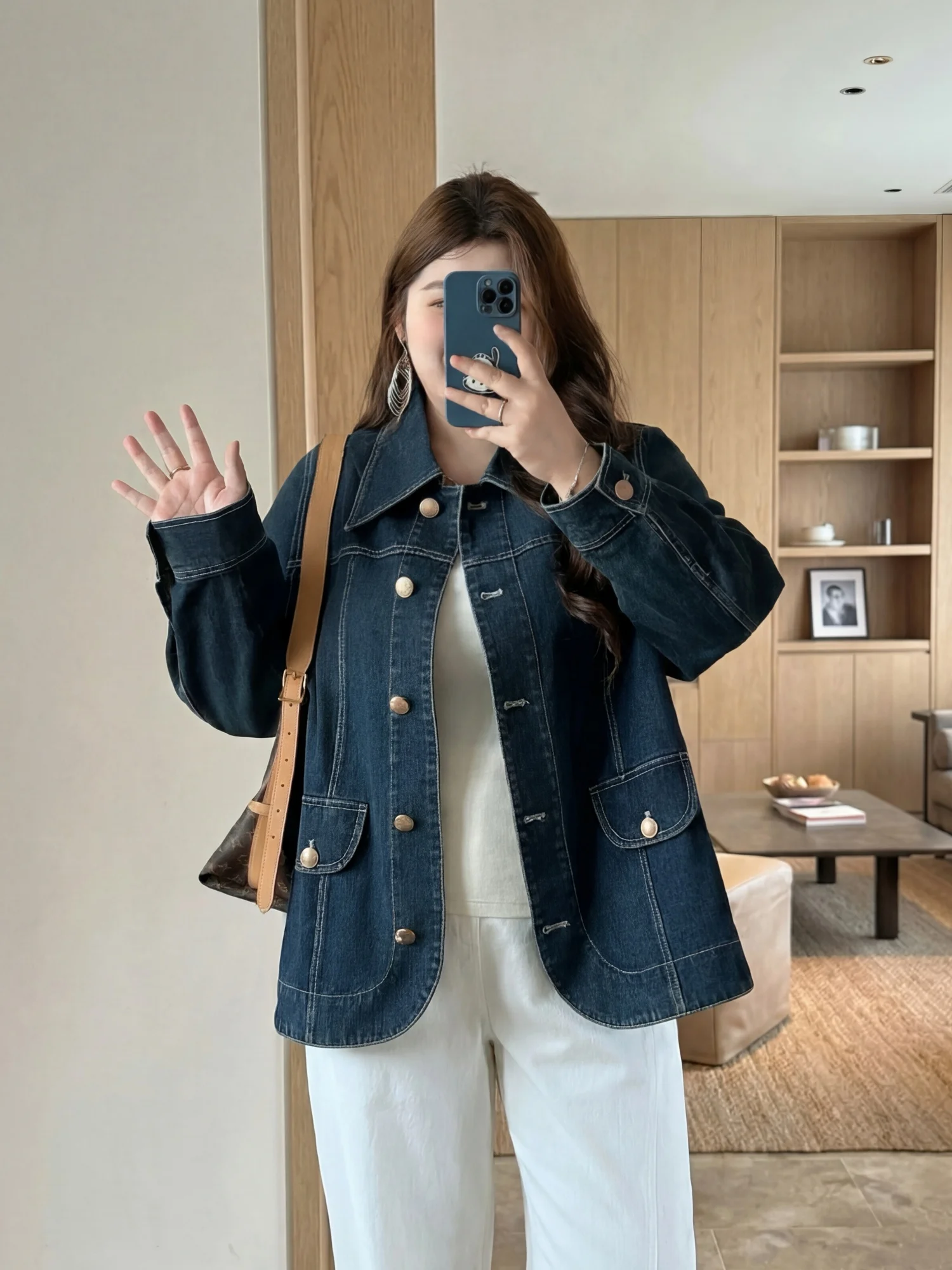 

Loose Fit Casual Spring Denim Jacket for plus Size Women Turn-down Collar Trendy Design Cotton Polyester Blend Outerwear