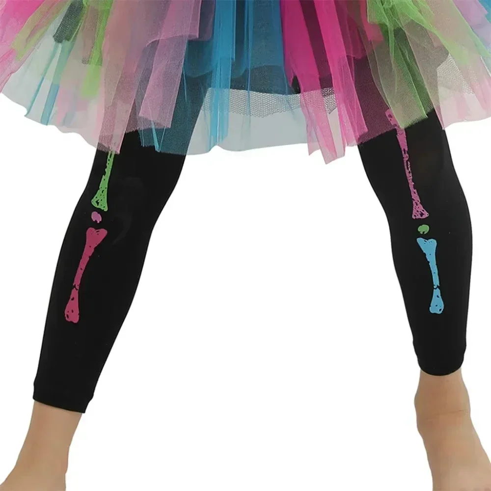 Kinder-Halloween-Hexen-Outfit für Mädchen, farbiges Skelettmuster, Tutu-Kleid, Leggings, Hut, Besen, Halskette, Süßigkeitentasche, Party-Kostüm-Set – Detail 10
