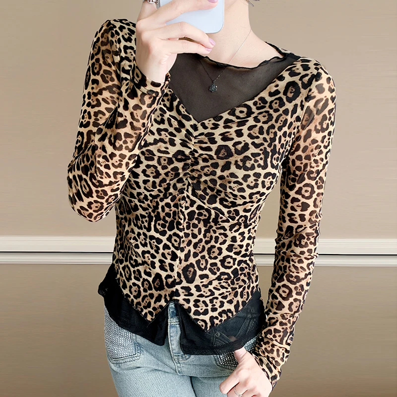 2025 New Women's Round Neck Long Sleeve T-Shirt, Leopard Print with Mesh Panels, Fitted Slim Fashion Base Layer Top