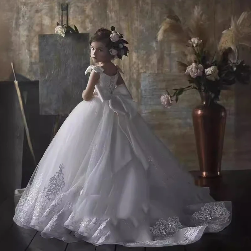 Flower Girl Dress for Wedding Bow Spaghetti Straps Lace Appliqued Sweep Train Girls Birthday Party Dress Princess Pageant Gowns