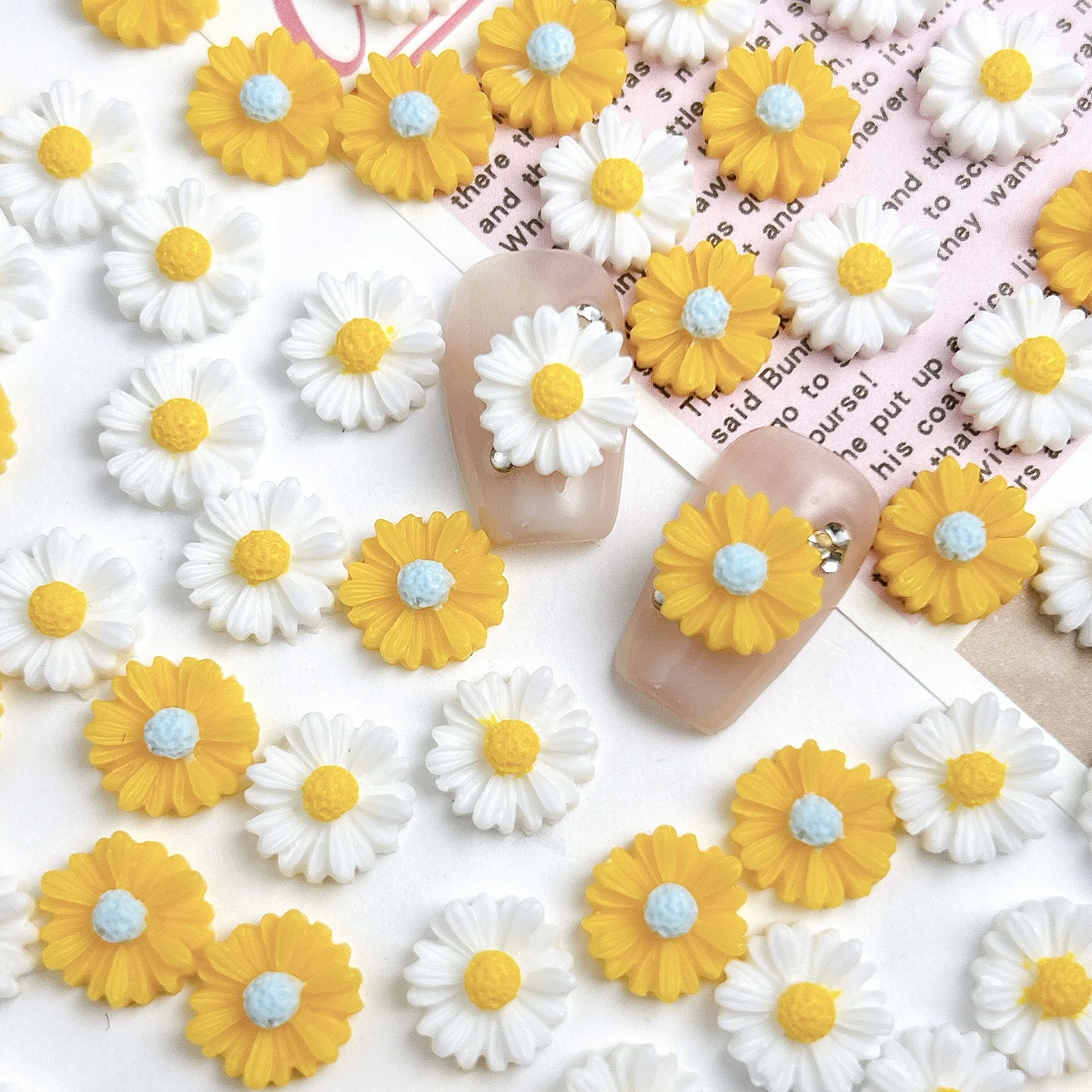 60 pièces simulé créatif marguerite Nail Art breloques minimaliste Double couleurs doux tournesol résine ongles décorations bricolage épingle à cheveux ongles