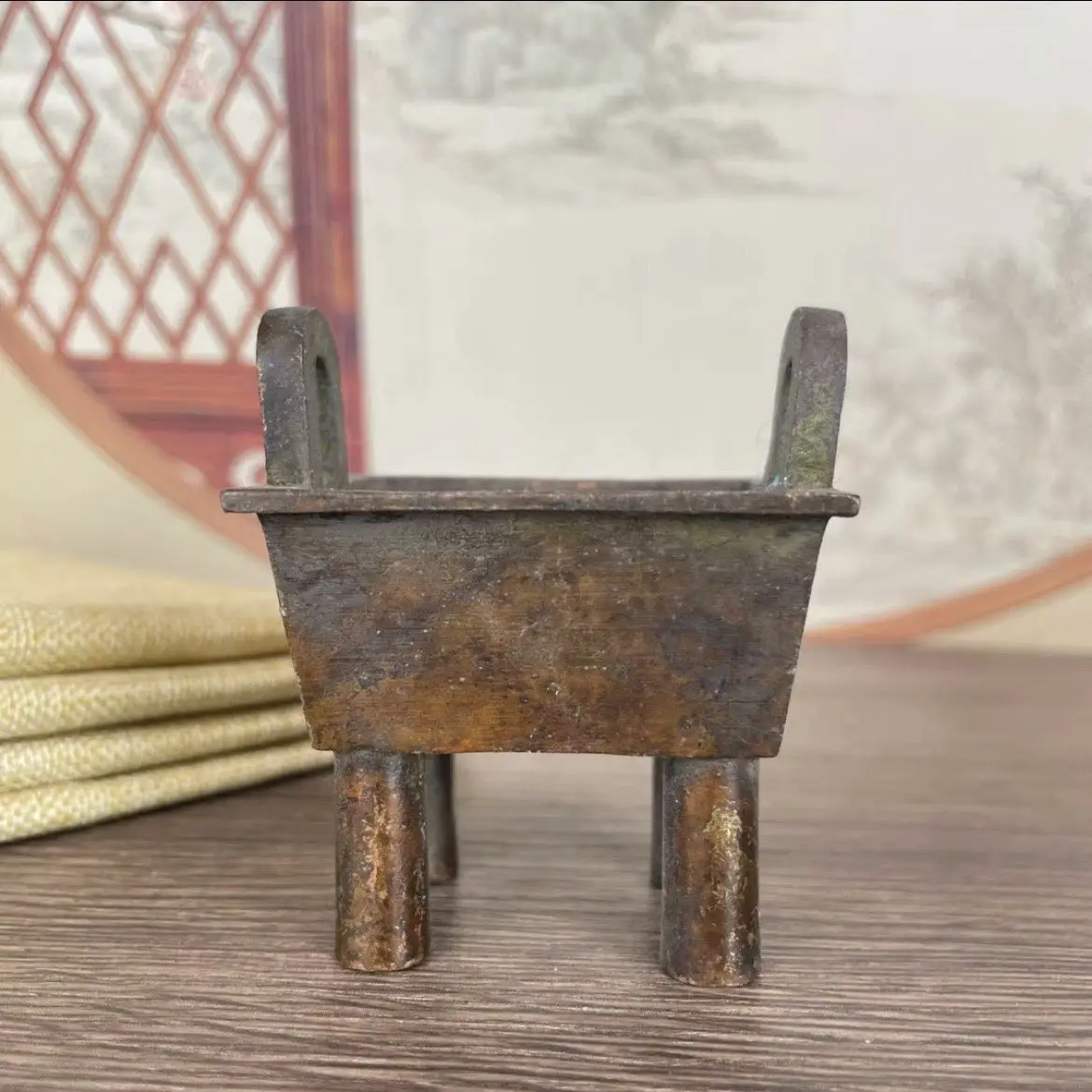 Retro square tripod four-legged double-eared stove Incense Burner Statue for Tea Home Decor Ornaments
