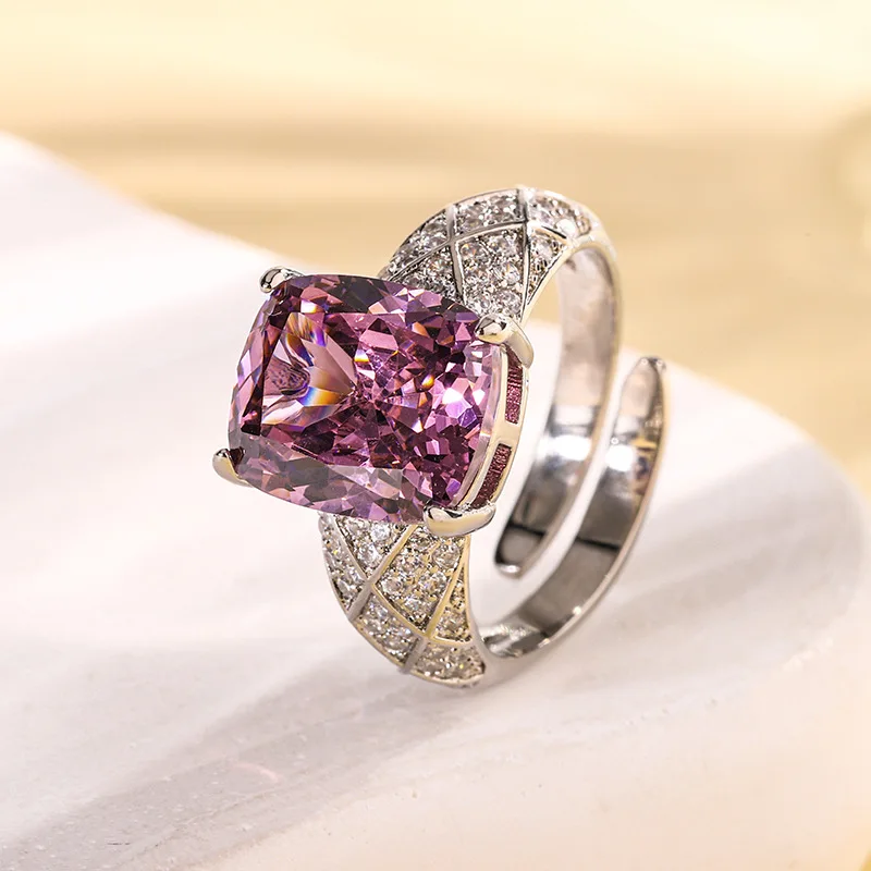 

Новое украшение с медной основой, позолоченное, с цветным драгоценным камнем корундом, длинное прямоугольное элегантное кольцо для женщин 10*12.