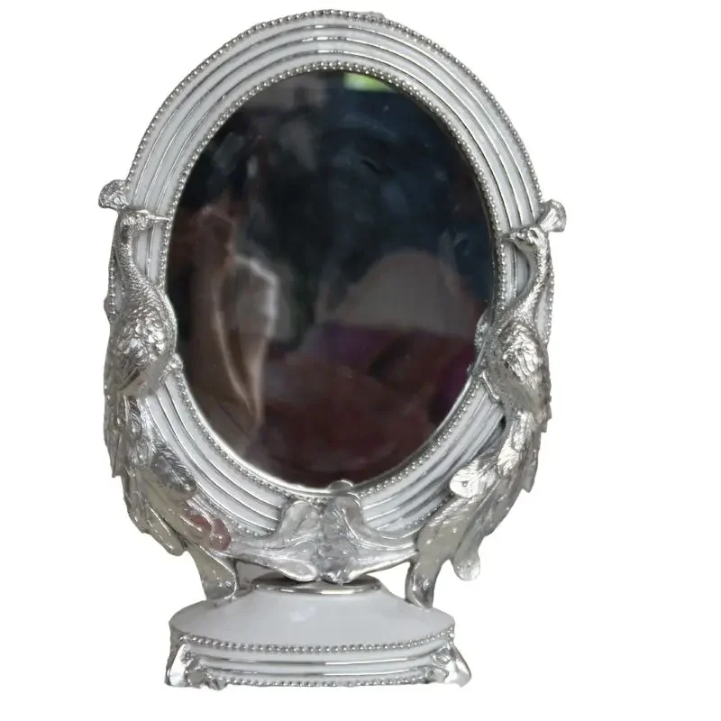 Vintage Makeup Deco…