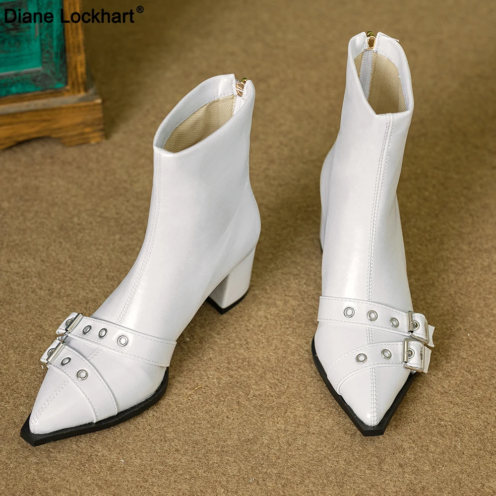 2024 Stivaletti alti alla caviglia da donna con punta a punta Decorazione in metallo Cerniera Fibbia per cintura Tacchi bassi robusti neri Stivaletti di grandi dimensioni Nave libera