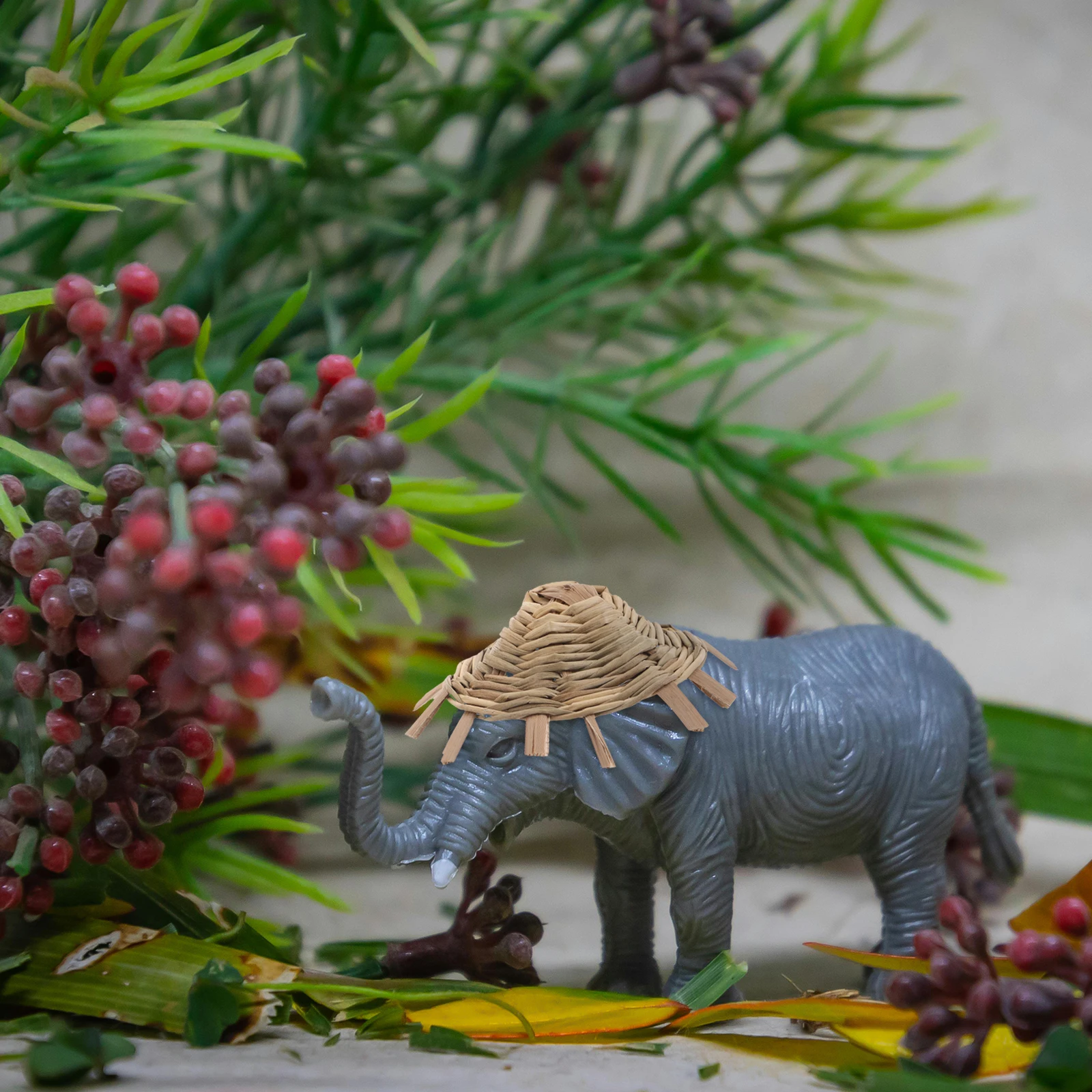 

10pcs Braided Miniature Knit Hats 5CM Tiny Sombrero Accessories Hand Woven Ornaments Natural Straw DIY Craft