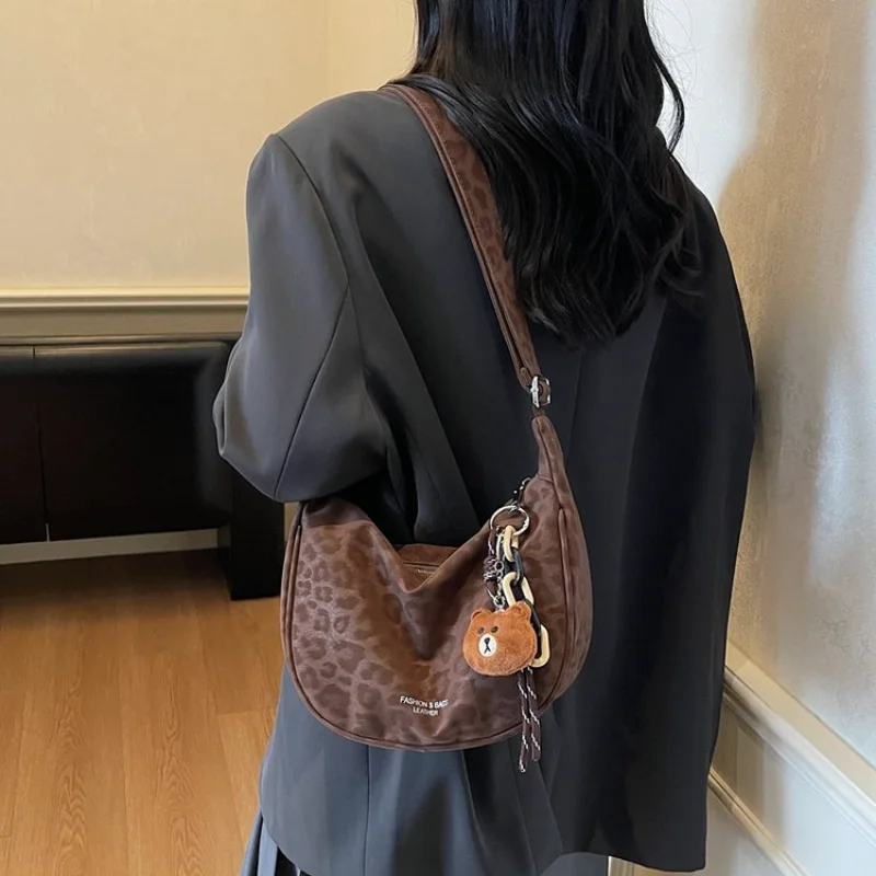 

Trendy Women's Multi-Color Crescent Crossbody Bag with Adjustable Strap for Daily Commute, Errands and Weekend Activities