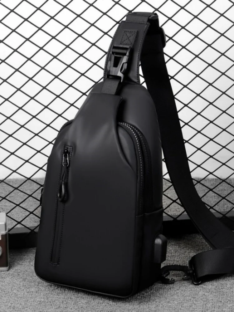 nova-bolsa-de-peito-masculina-2026-a-prova-d'Agua-e-resistente-ao-uso-estilo-casual-mochila-pequena-bolsa-transversal-min