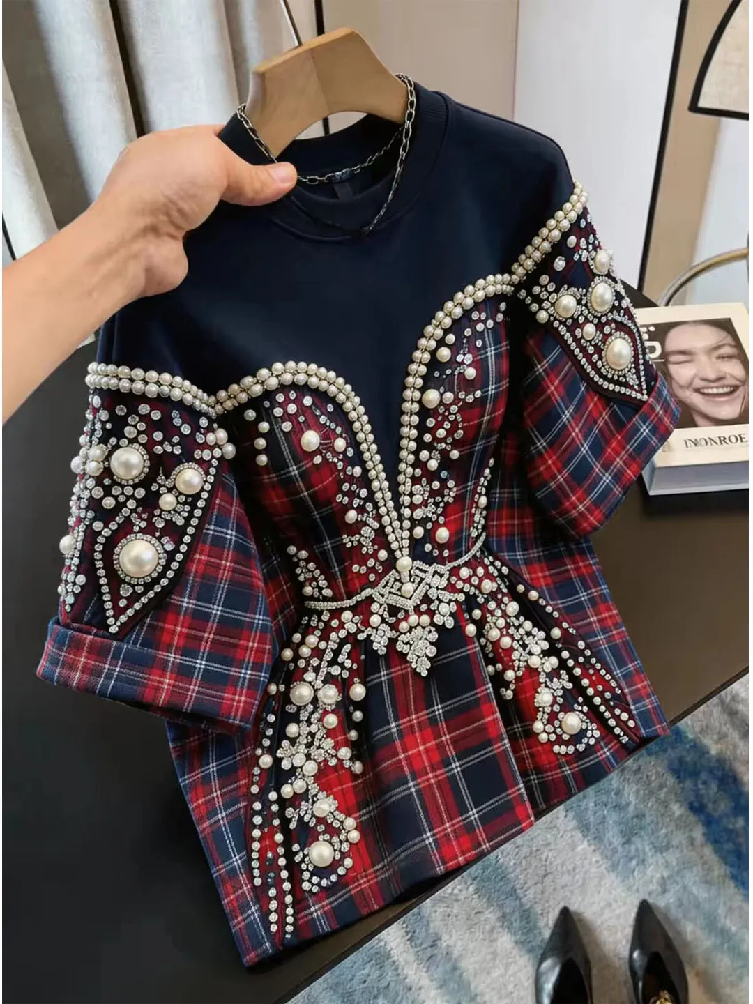 Elegant Summer New Loose Women's T-shirt Beautiful Short-Sleeve Rhinestone Embellished Versatile Casual round Neck Top