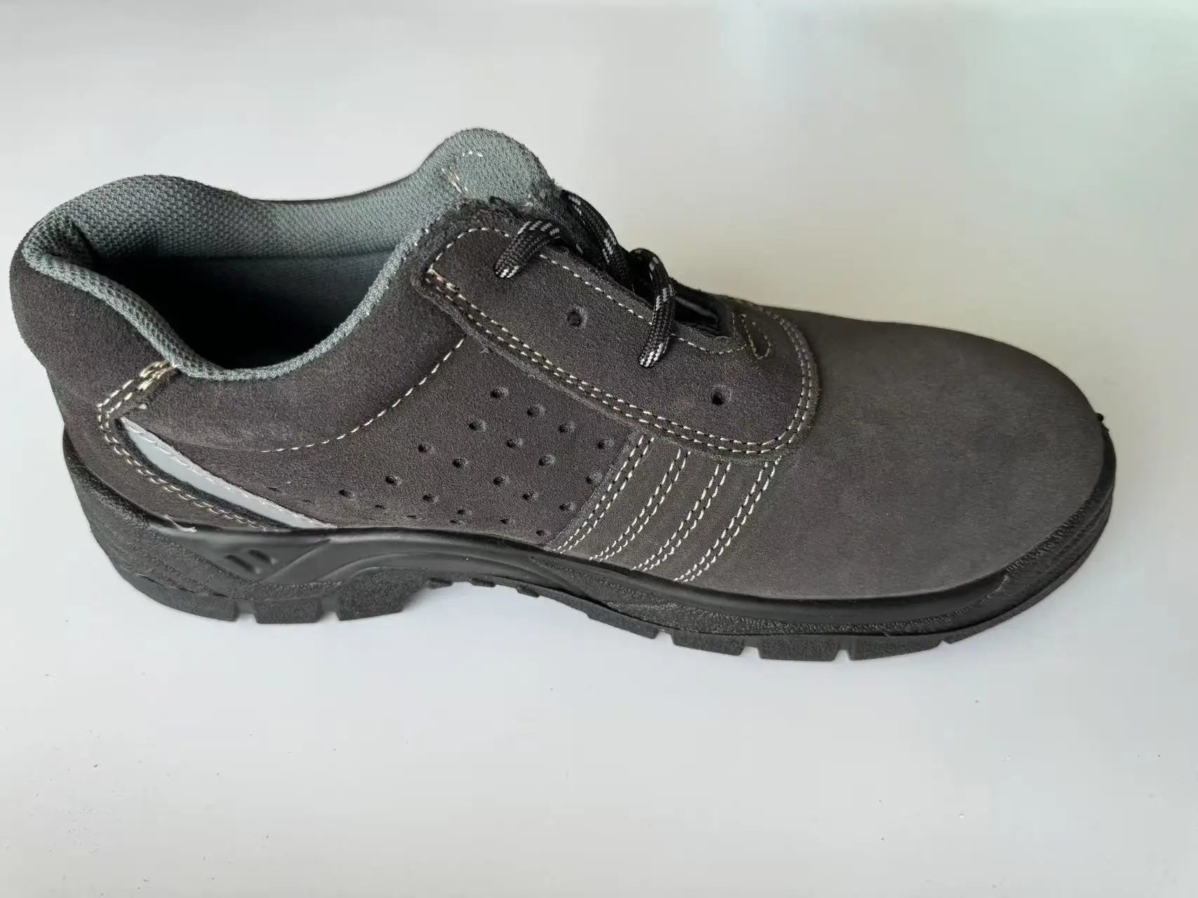 zapatos-de-seguridad-qibao-grises-con-proteccion-de-cuero-78016-anti-impactos-aislantes-resistentes-al-desgaste-antidesli