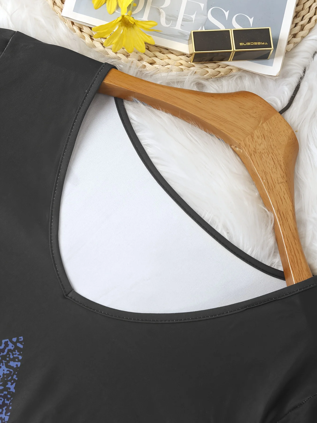 Stilvoller Damen-Pullover in Übergröße mit V-Ausschnitt und elegantem geometrischem Muster für den Alltag – Detail 6