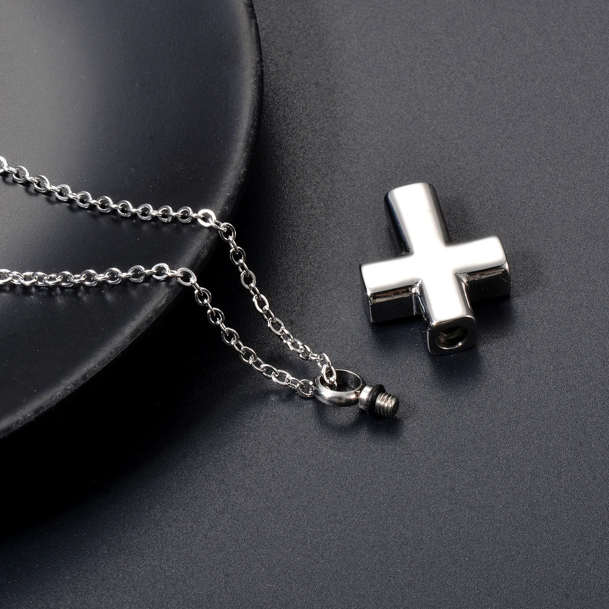 Unisex Cross Locket Ashes Urn Necklace Keepsake Screw Religious Cross Cremation Pendant Jewelry