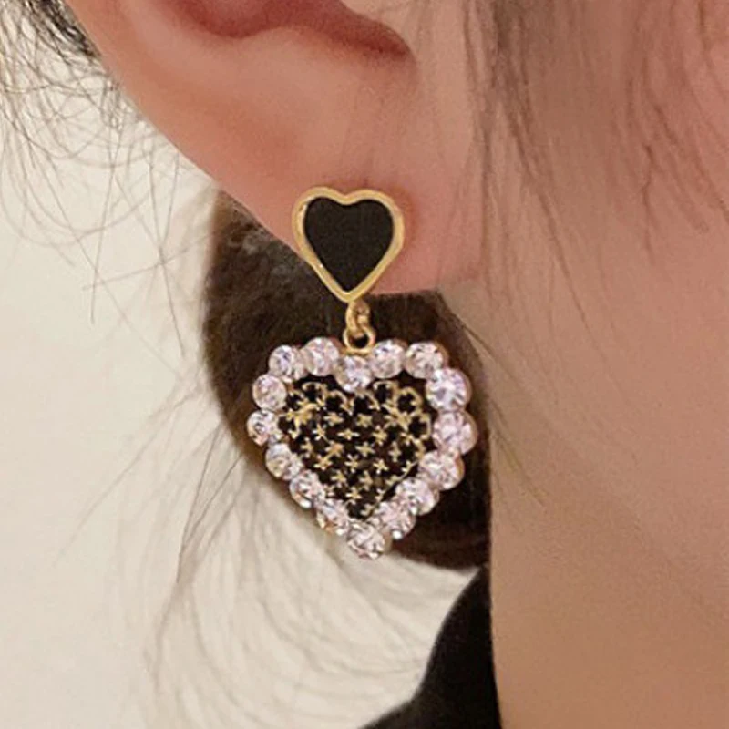 Fashion Rhinestones Crystal Heart Earrings for Women Black Enamel Oil Drop Earrings Romantic Wedding Party Hollow Jewelry