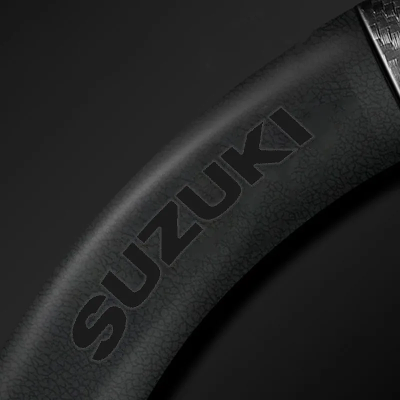 DIY Karbon Fiber Deri Araba direksiyon Kapakları Lüks Araba direksiyon simidi kapağı Suzuki S-Cross SX4 Swift XL-7 Aksesuarla