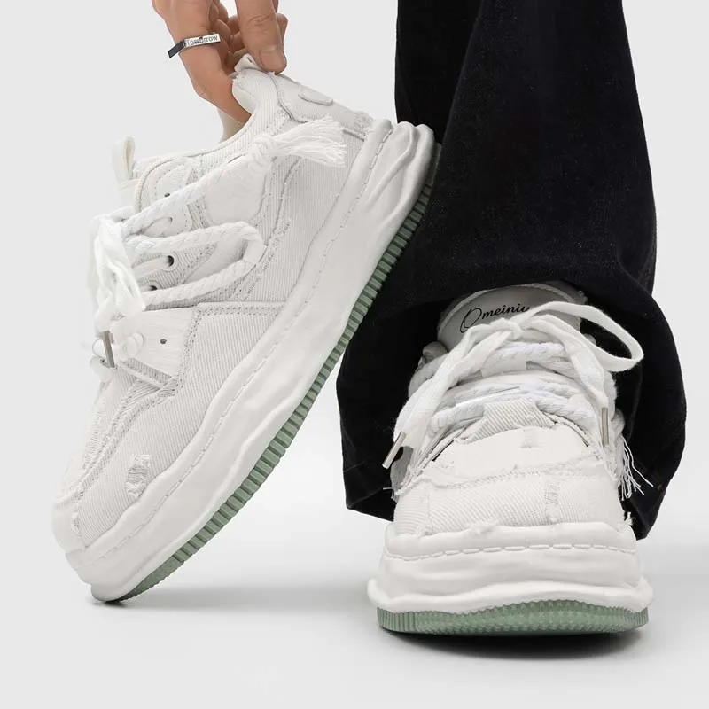 2026 New Trend Versatile Thick Sole Niche Broken Breathable Height Increasing Men's Shoes Casual Sports Bread White Board Shoes