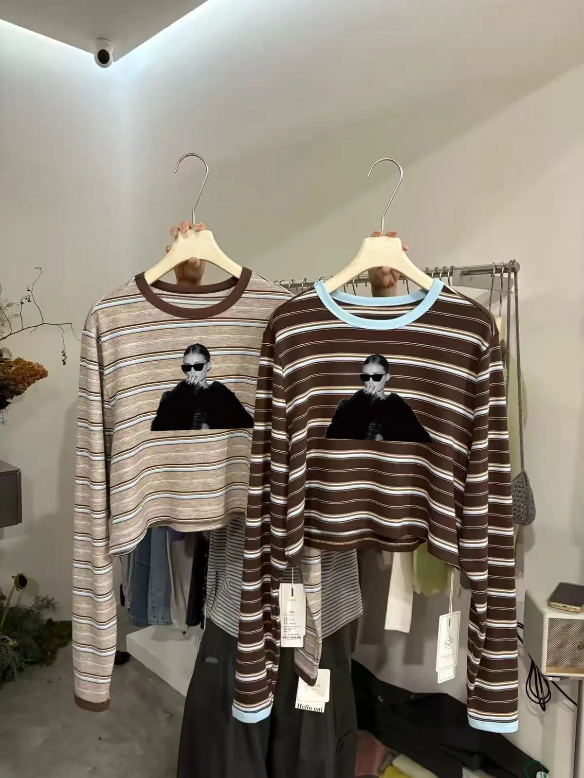 Retro American Long Sleeve T-Shirt Women's round Neck Loose Fit Age-Defying Print Short Top Color Block Striped Casual Top